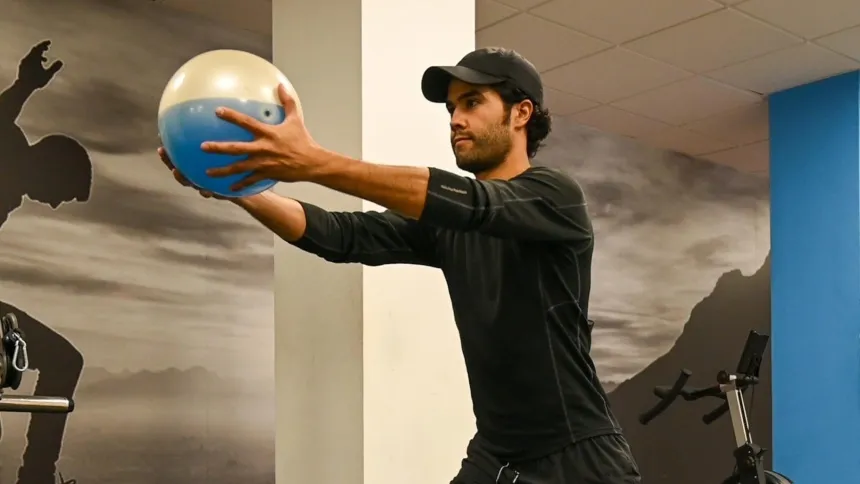 Diego San Román durante una sesión de rehabilitación