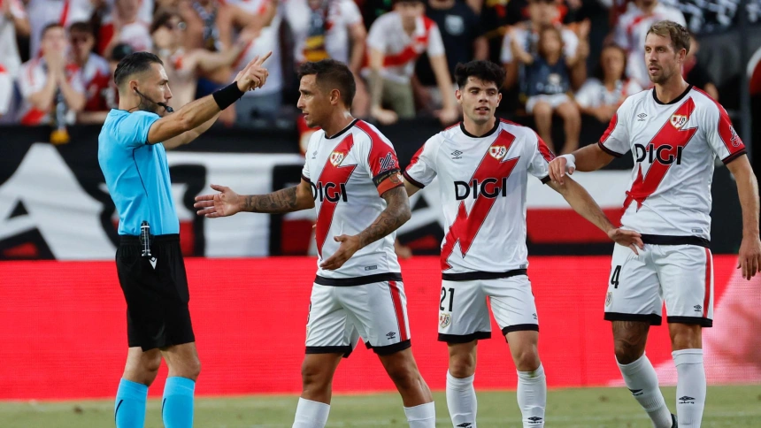 Gol anulado al Rayo Vallecano ante el Neman