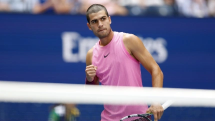 Carlos Alcaraz of Spain reacts after breaking Luciano Darderi of Italys serve to win the game in the first set during the third round of the US Open Tennis Championships at the USTA Billie Jean King National Tennis Center in Flushing Meadows, New York, USA, 29 August 2025. The US Open tournament runs from 24 August through 07 September. (Tenis, España, Nueva York) EFE/EPA/JOHN G. MABANGLO