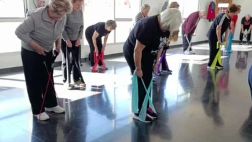 Imágenes de personas mayores, participando en el programa puesto en marcha por el Ayuntamiento de Lorca
