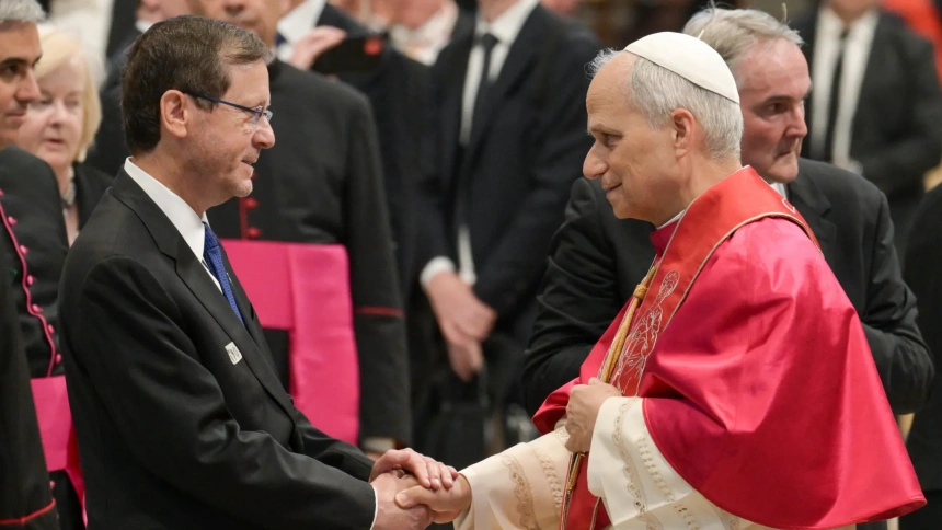 Papa León con Isaac Herzog