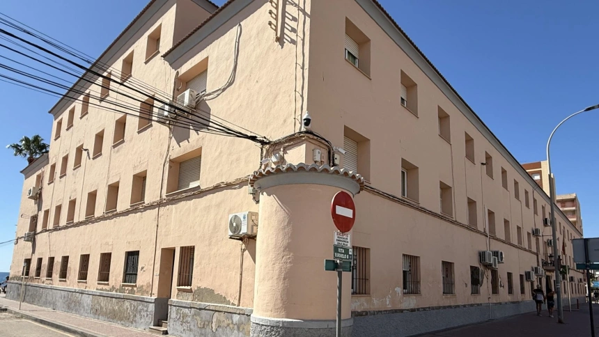 Vista general de la casa cuartel de la Guardia Civil en Águilas