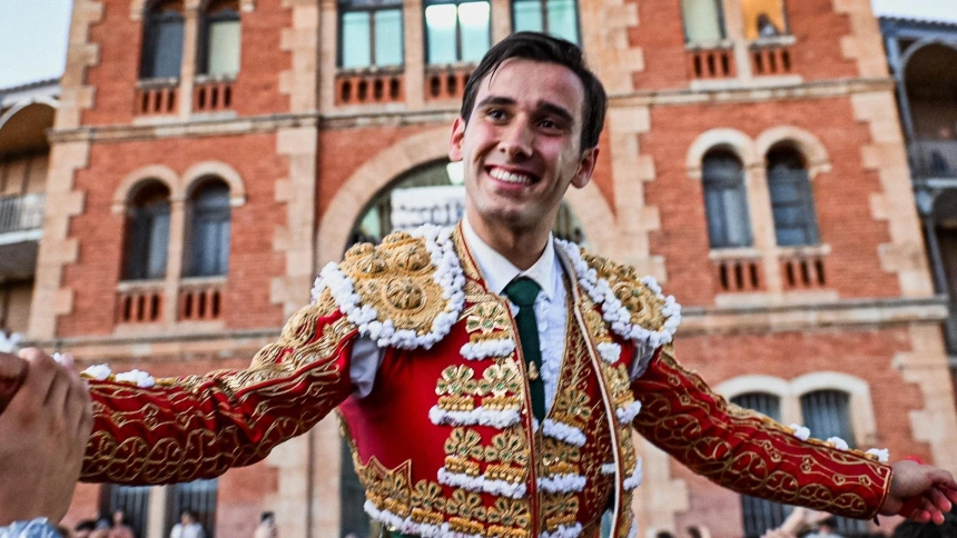 Ismael Martín, a hombros este sábado en Salamanca