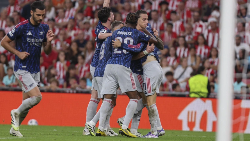 Los jugadores del Arsenal celebran el gol de Martinelli contra el Athletic