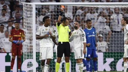 Dani Carvajal ve la tarjeta roja en el Real Madrid - Olympique