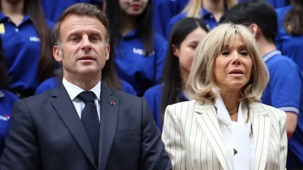El presidente de Francia, Emmanuel Macron, y su esposa, Brigitte Macron