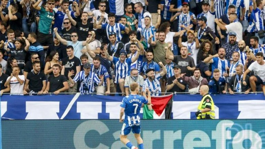 Carlos Vicente celebra su gol en el Alavés-Sevilla