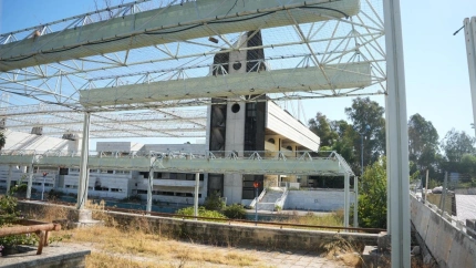 Detectada una nueva columna de humo cerca del Auditorio Rocío Jurado tras los incendios de este martes
