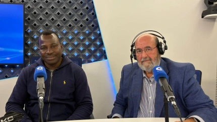 Auwi y Alfonso, beneficiario y voluntario en la Asociación 'Entre Pinto y Valdemoro'