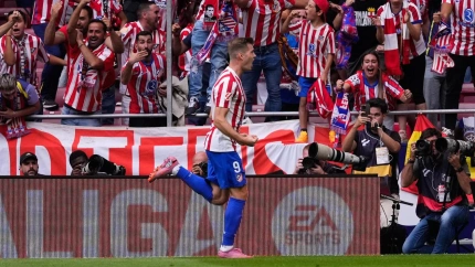 Sorloth celebra el 2-2 del Atlético contra el Real Madrid