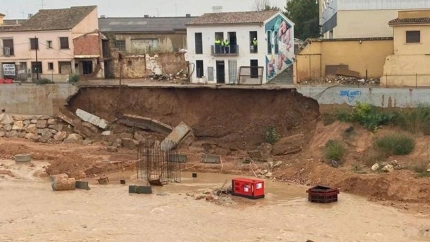 Un talud se desprende en el barranco del Poyo en Picanya.Un talud se ha desprendido en el barranco del Poyo en la localidad de Picanya (Valencia), durante el episodio de fuertes lluvias de este lunes en la provincia de Valencia.SOCIEDAD COMPROMÍS PICANYA