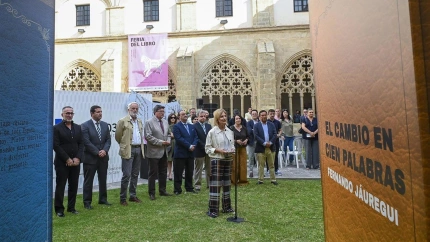 01/10/2025 Inauguración de la Feria del Libro..La nueva edición de la Feria del Libro de Jerez ha sido inaugurada este miércoles en los Claustros de Santo Domingo, en un acto presidido por la alcaldesa, María José García-Pelayo, acompañada por miembros del Gobierno municipal, escritores, participantes y entidades colaboradoras. Esta edición se alinea con la candidatura de Jerez a Capital Europea de la Cultura en 2031, un objetivo que "refuerza el papel de la ciudad en el circuito literario y editorial".POLITICA AYUNTAMIENTO DE JEREZ