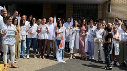 Los médicos volverán a concentrarse a puertas de centros hospitalarios como el General de Castellón