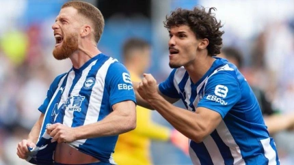 Carlos Vicente celebra su gol, en el Alavés - Elche