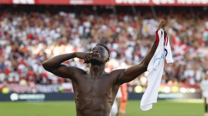 Akor Adamas celebra el 4-1 del Sevilla contra el Barcelona