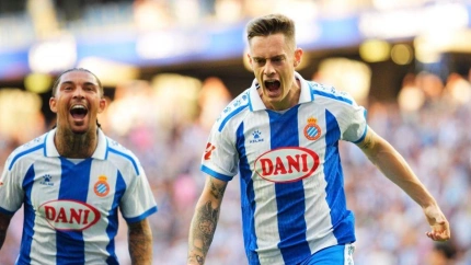 Pol Lozano celebra su gol durante el Espanyol-Betis