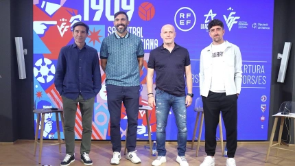 Calero, junto a Marcelino García Toral, Eder Sarabia y Pablo Hernández, en la FFCV
