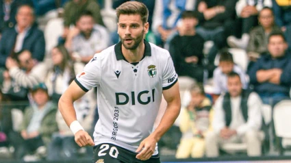 El jugador del Burgos CF Mario González