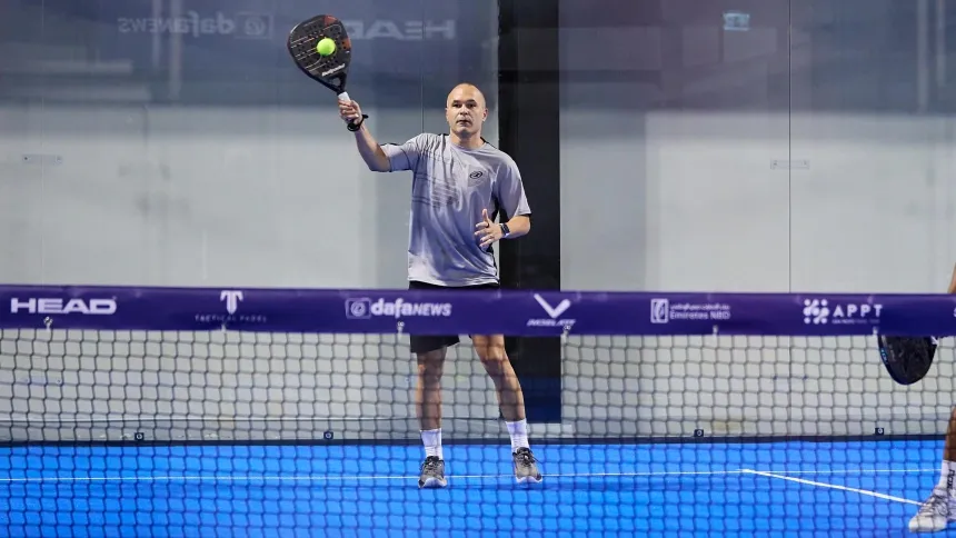 Andrés Iniesta durante un partido