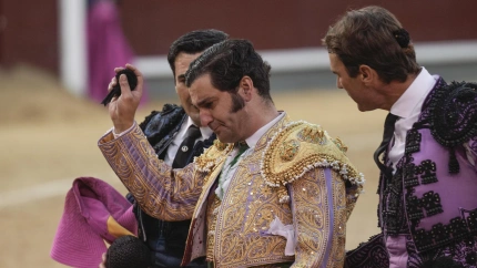 Morante, tras cortarse la coleta este domingo en Las Ventas