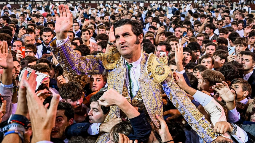 Morante de la Puebla, a hombros en Las Ventas