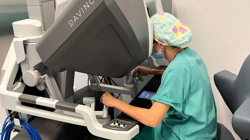 La cirugía robótica está en marcha en el Hospital Universitario Santa Bárbara de Soria desde junio de 2025