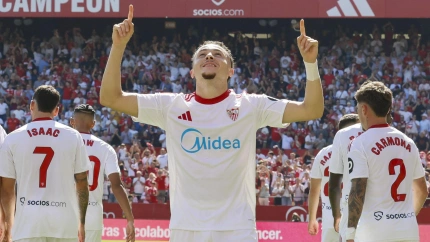 Rubén Vargas celebra el primer gol del Sevilla ante el Mallorca