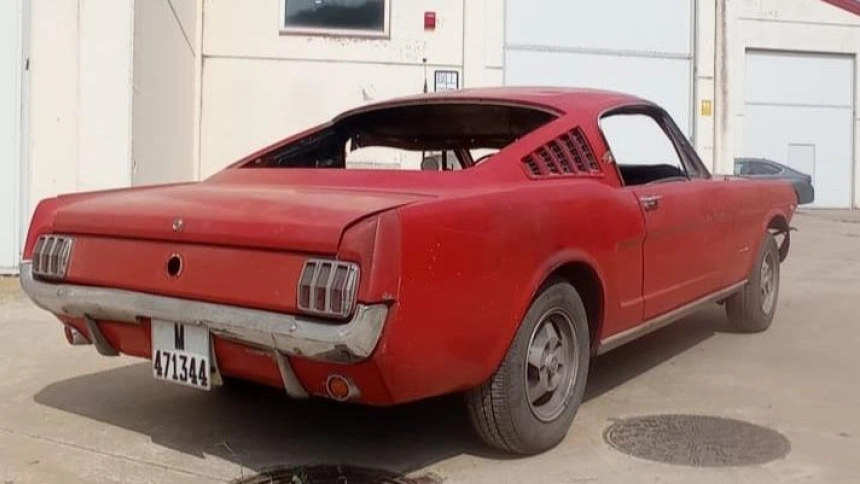 Un coche valorado en más de 100.000 euros, con 60 años recién cumplidos, y la razón por la que no tendrá que pasar la ITV nunca más: "Tan solo hay 2 en España"