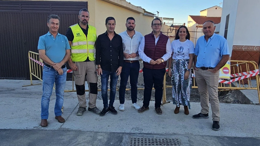 Mancomunidad de la Costa Tropical mejora el saneamiento en la calle Federico García Lorca de Lobres
