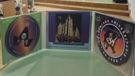 La Cuarentuna Universitaria de León lanza su primer disco para mantener viva la tradición musical de la tuna