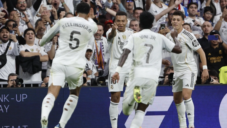 Mbappé celebra su gol, en el Real Madrid - Barcelona
