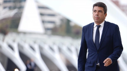 Carlos Mazón, a su llegada al homenaje a las víctimas de la dana, en el Museo de las Ciencias Príncipe Felipe, a 29 de octubre de 2025, en Valencia