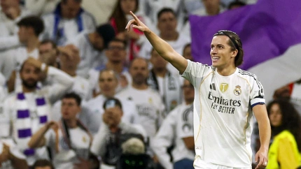 Álvaro Carreras celebra su gol en el Real Madrid-Valencia