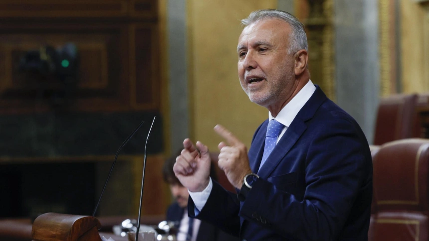 El ministro de Política Territorial y Memoria Democrática, Ángel Víctor Torres