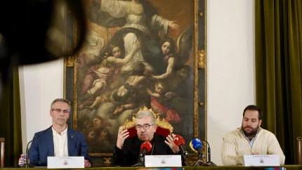 El arzobispo de Valladolid, Luis Argüello, explica la aportación de los ciudadanos a la Iglesia