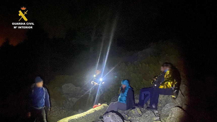 Rescatadas esta noche cuatro personas, dos de ellas menores, desorientadas en Lomos de Orio