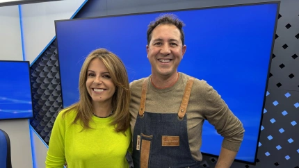 Pedro Caballero, amo de casa y experto en plancha, con Pilar García Muñiz