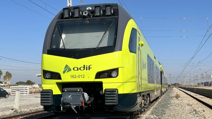 Casi 4.000 personas se examinan en León para acceder a un puesto de Adif