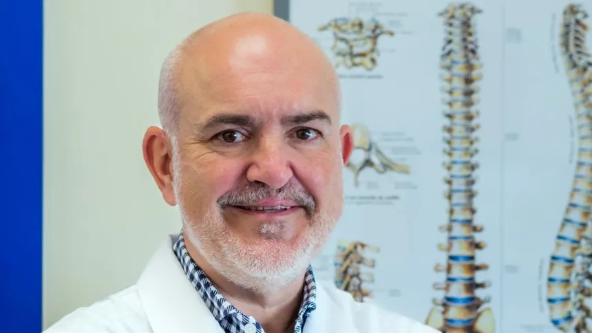 El neurocirujano José Manuel Valle Folgueral, Castaña de Oro 2025