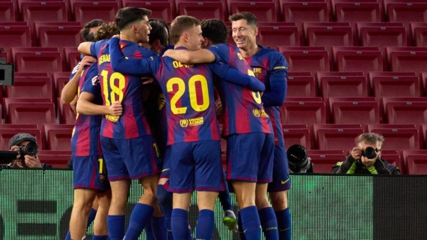 Los jugadores del Barcelona celebran un gol ante el Athletic