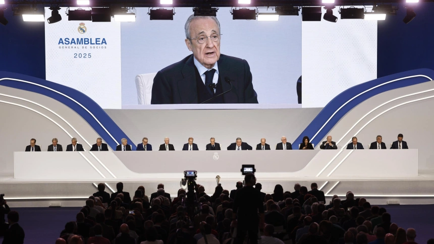 Florentino Pérez ha vertido duras críticas a la UEFA, a LaLiga y a los árbitros.