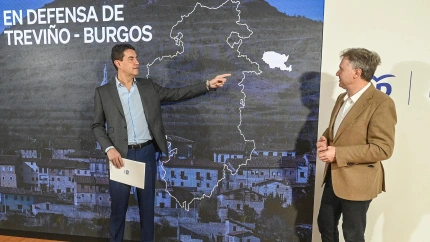 Los parlamentarios nacionales del PP de Burgos, Ángel Ibáñez y Javier Lacalle, dan a conocer las iniciativas que se debatirán esta semana en el Congreso de los Diputados en relación con el Condado de Treviño