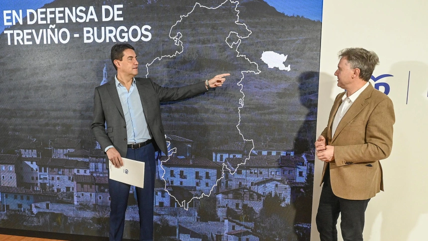 Los parlamentarios nacionales del PP de Burgos, Ángel Ibáñez y Javier Lacalle, dan a conocer las iniciativas que se debatirán esta semana en el Congreso de los Diputados en relación con el Condado de Treviño
