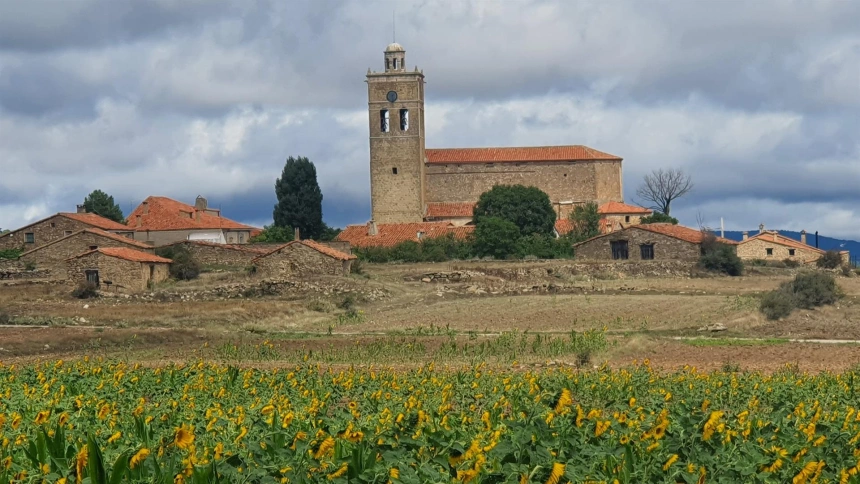 El pueblo ‘mágico’ de Teruel que se reinventa gracias a la leyenda viva de las brujas