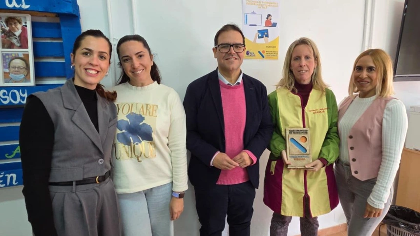 La Mancomunidad de la Costa Tropical consolida su alianza con AFAVIDA para asistir a pacientes con alzhéimer