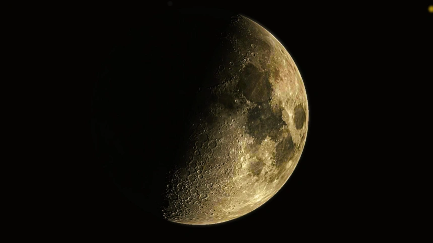 Luna en cuarto creciente, 28-11-2025