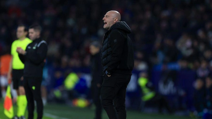 Calero, en el partido de este sábado en València