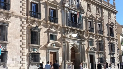 Hasta 20.000 euros por un pasaporte: cae una red que introducía marroquíes en España con papeles de otros