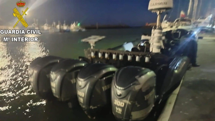 Narcolancha interceptada por la Guardia Civil en Bonanza 03-12-25