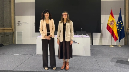 La ministra de Igualdad, Ana Redondo, junto a la delegada del Gobierno contra la Violencia de Género, Carmen Martínez Perza, en la presentación de la macroencuesta
